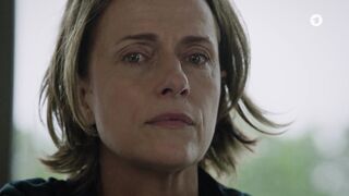 Alexandra Weis, Claudia Michelsen, etc - Auf dem Grund (2022) Hot Scenes