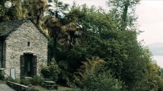 Katharina Nesytowa naked - Der Feind meines Feindes (2022) Peeping Scene