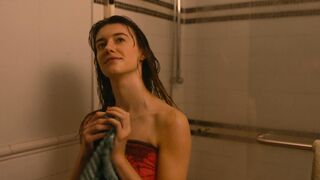 Charlotte Le Bon, Daisy Edgar-Jones - Fresh (2022) Naked Scene