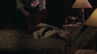 Sophia Schiller nackte - Der Pass s02e06 (2022) German Short nude scene