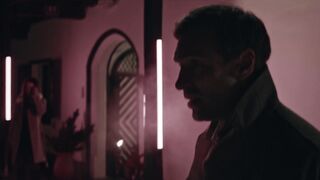 Sophia Schiller nackte - Der Pass s02e06 (2022) German Short nude scene