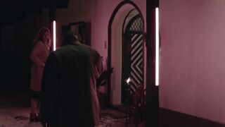 Sophia Schiller nackte - Der Pass s02e06 (2022) German Short nude scene