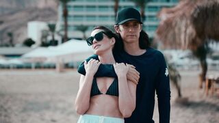 Anne Hathaway - WeCrashed s01e06e08 (2022) Hot Celebrity