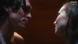 Justyna Wasilewska - Nieobecni s02e03 (2022) Hot Kiss Scene