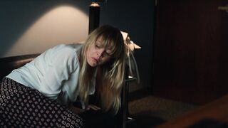 Kaley Cuoco- The Flight Attendant s02e05 (2022) Hot Celebrity Scene