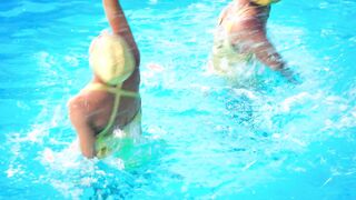 Kaley Cuoco- The Flight Attendant s02e05 (2022) Hot Celebrity Scene