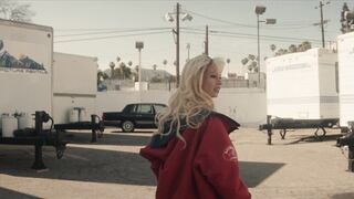 Lily James, Crystal Rush, McKenzie Lee, Nikki Benz - Pam _ Tommy s01e04 (2022) Hot Actress Celebrity