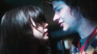 Sydney Chandler, Maisie Williams, Emma Appleton - Pistol s01e01-05 (2022) Hot Scenes of Series