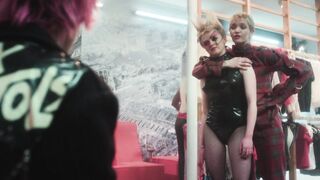 Sydney Chandler, Maisie Williams, Emma Appleton - Pistol s01e01-05 (2022) Hot Scenes of Series