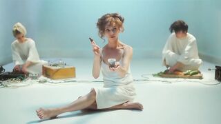 Fatma Mohamed nude - Flux Gourmet (2022) naked on stage performance