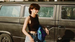 Malva Vela, Nadia Al Saidi, Naira Lleó - How to Screw It All Up (Cómo mandarlo todo a la mierda) s01e02-06 (2022) Lesbian Movie Scenes