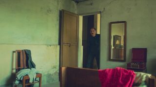 Paola Lavini - Volevo nascondermi (2020) topless video