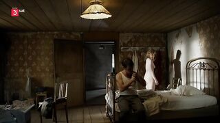 Isabelle Vesseron, Magali Heu - Un Juif pour l'exemple (2016) nude scenes