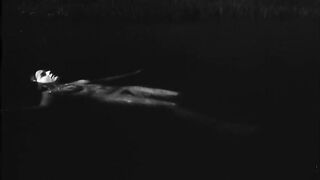 Ines Mariana Moitas - Corrente (2008) topless movie scene