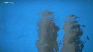 Julie-Anne Roth – Les vivants et les morts s01e06 (2009) naked scenes