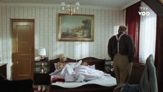 Katarzyna Smiechowicz - Sukces (1995) topless scene