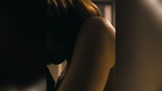 Erika Sainte - She Is Not Crying, She Is Singing (Elle ne pleure pas elle chante) (2011) topless scenes