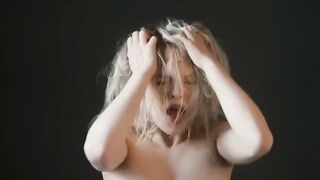 Jana Kolesarova, Martina Hekerova nude - Prvok, Sampon, Tecka a Karel (2021) naked actress