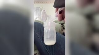 PUMPING my BREASTMILK. Unloading some firm you can hear it!