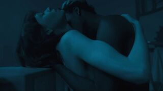 Ayumi Roux topless - Les rivieres pourpres (2022) s04e03