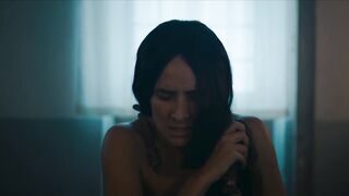 Julie De Bona topless - Les Combattantes (2022) s01-e05