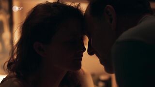 Kathrin von Steinburg nude - Annie und das geteilte Glück (2022)