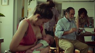 Laia Costa sexy - Cinco lobitos (2022)