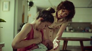 Laia Costa sexy - Cinco lobitos (2022)