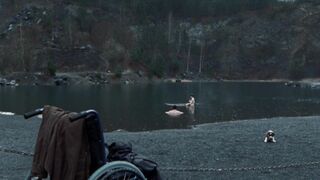 Leona Sklenickova nude - Stínohra (2022)