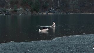 Leona Sklenickova nude - Stínohra (2022)