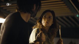 Marie Leuenberger, Vanessa Eckart nude - Laim und das Hasenherz (2022)