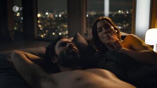 Marie Leuenberger, Vanessa Eckart nude - Laim und das Hasenherz (2022)