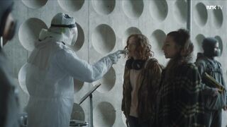 Flo Fagerli sexy - Kuppel 16 (2022) s01-e01 Voyeur Scene