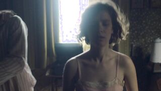 Liv Lisa Fries sexy - BB (2022) s04-e02