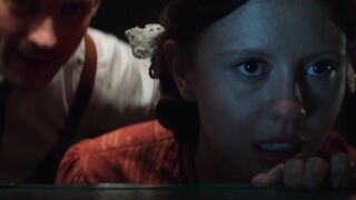 Mia Goth sexy - Pearl (2022)