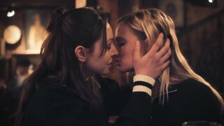 Pia Stutzenstein, Lucie Aron nude - Alarm für Cobra 11 (2022) s27e01 Lesbian Hot Scene