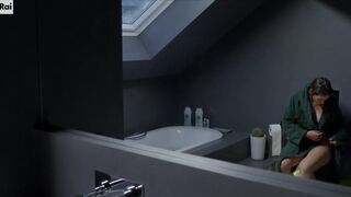 Sophie Pfennigstorf, Adèle Wismes nude - Sopravvissuti (2022) s01e01-02 Nude