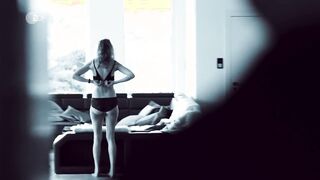 Sophie von Kessel not nudity scene - Erzgebirgskrimi (2022)s01e06