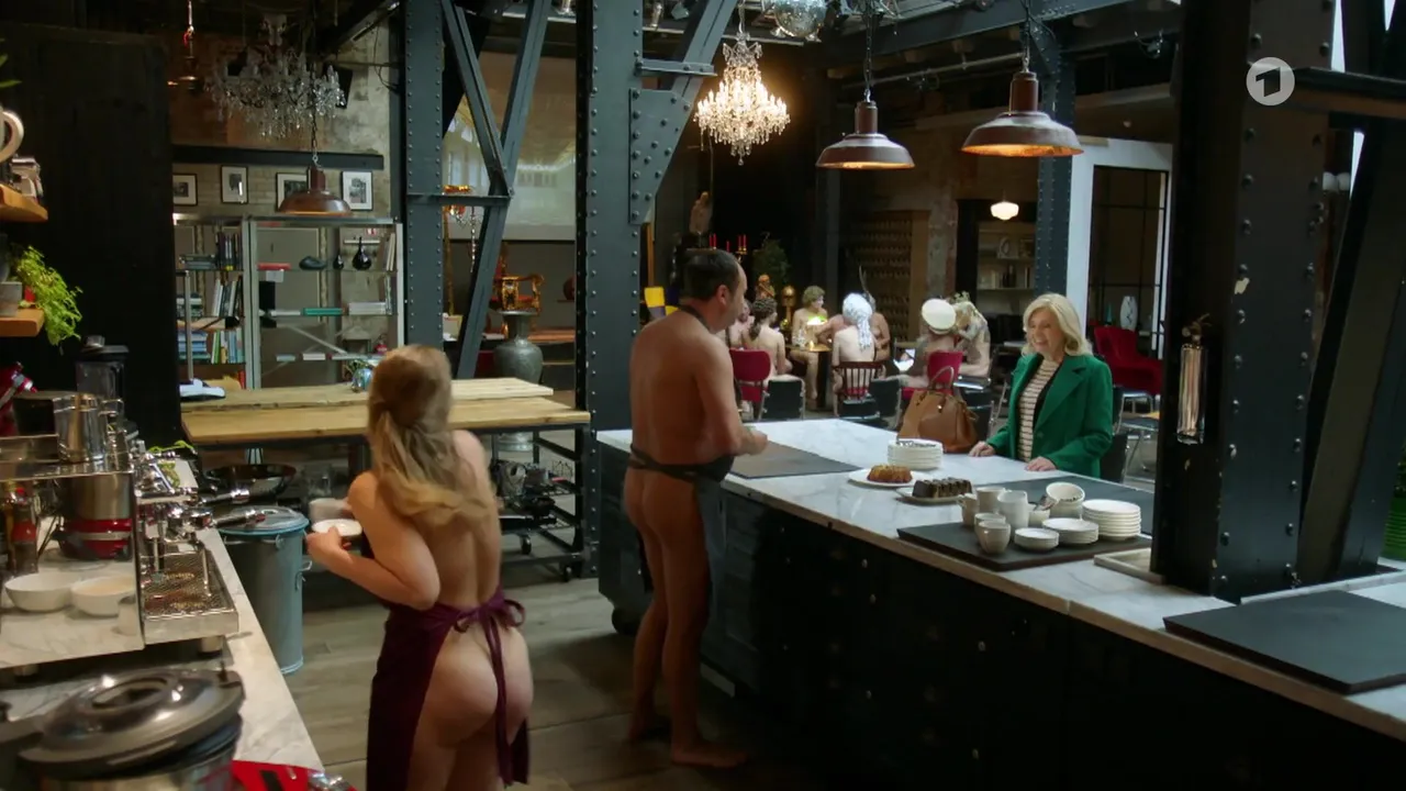 Stephanie Gossger nude – Die Kanzlei (2022) s05e09 Public Nudity Scene