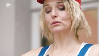 Tanja Wedhorn hot - Fritzie - Der Himmel muss warten (2022) s03e03-04 TV sex Scene