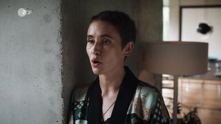 Peri Baumeister nude - Neuland (2022) s01-e03 Sex Episode