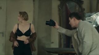 Anna Maria Mühe, Romina Küper hot - Totenfrau (2022) s01e01-02