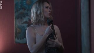 Audrey Fleurot hot - Esprit d'hiver (2022) Hot Nipples