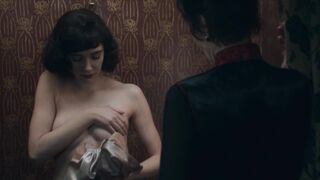 Clara Antoons, Jade Labeste sexy - Maigret (2022)