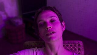 Emilia Schüle, Anne Müller nackte - The Perfumier (2022) hot thriller scene