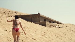 Eva Bouet, Mathilde Dupont-Corban sexy - Aus Liebe zum Meer (2022) Lesbian Movie Hot Scene