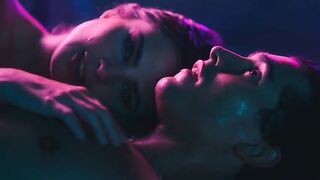 Giulia Be naked - Beyond the Universe (2022)