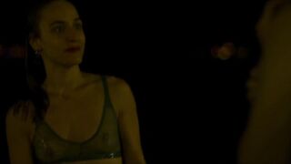 Isaline Prévost sexy - La vie devant (2022) s01e02