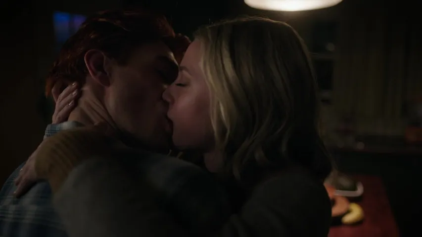 Lili Reinhart, Camila Mendes hot – Riverdale (2022) s06e12