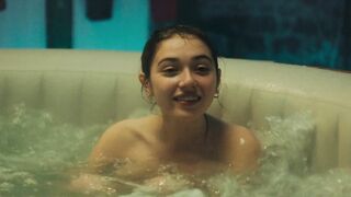 Léonie Dahan-Lamort nude - Tout fout le camp (2022) Short Topless Episode